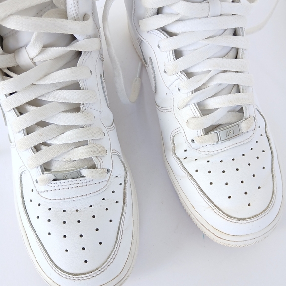 Nike Air Force 1 Hightop Triple White 6.5 - Picture 3 of 8